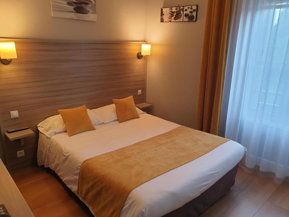 Hotel Henri IV Coutras Exterior photo