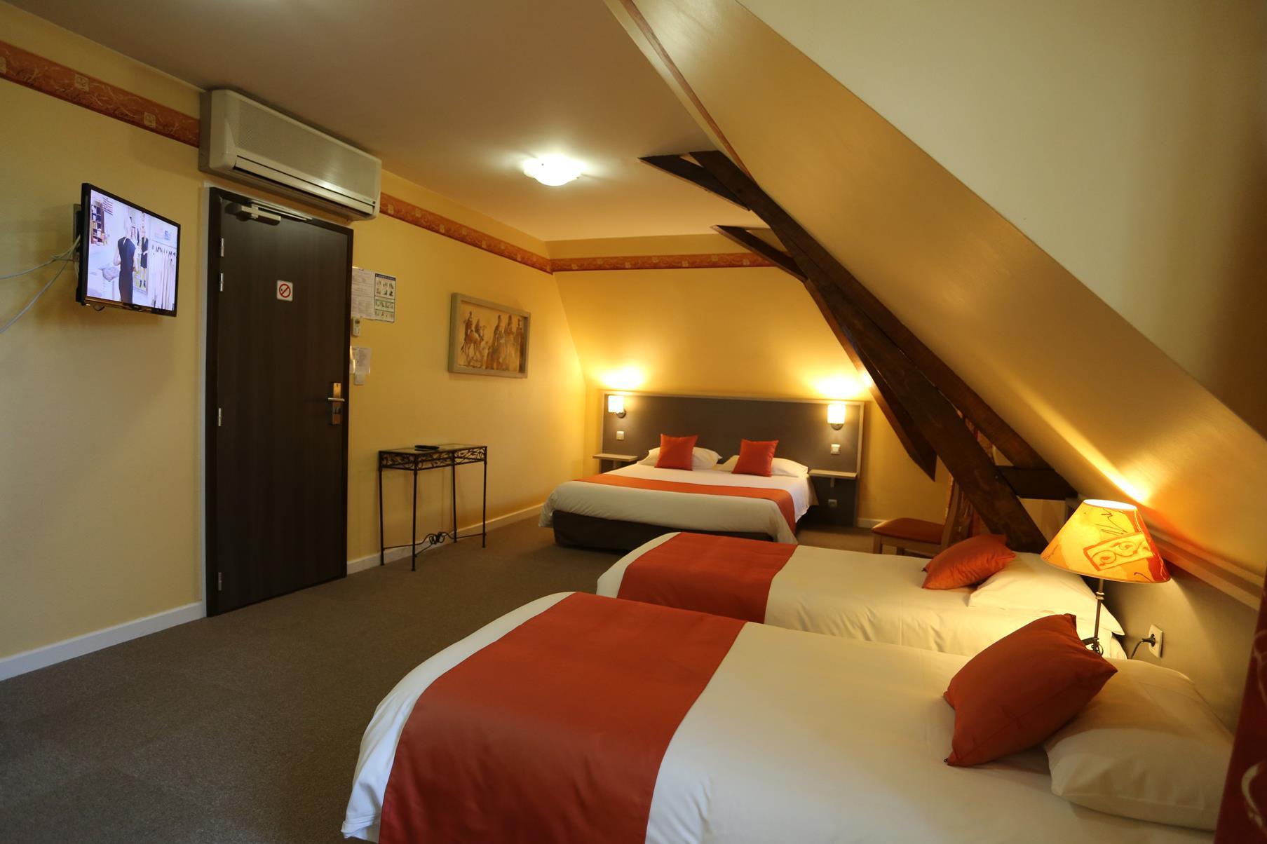 Hotel Henri IV Coutras Exterior photo