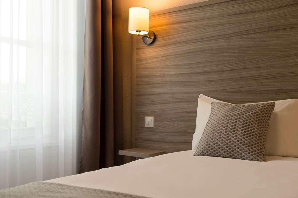 Hotel Henri IV Coutras Room photo