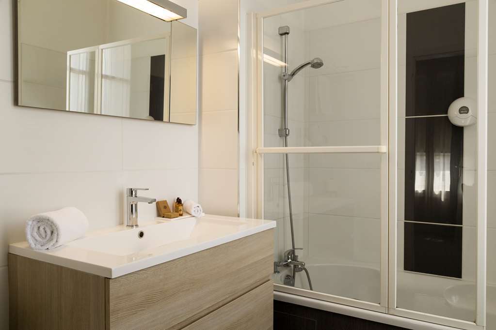 Hotel Henri IV Coutras Room photo