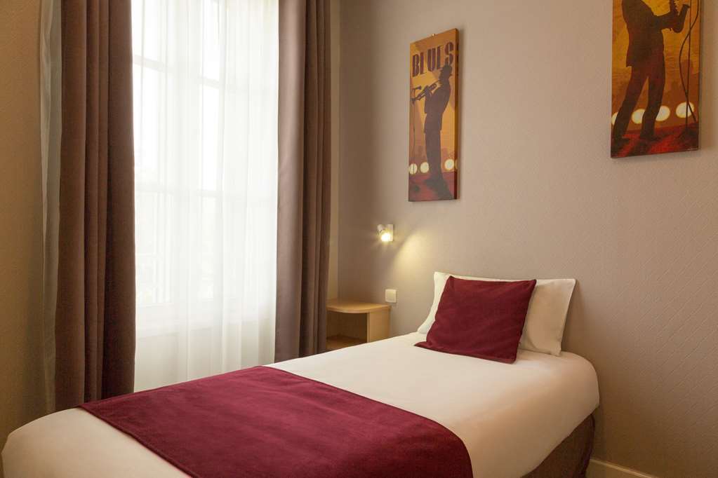 Hotel Henri IV Coutras Room photo