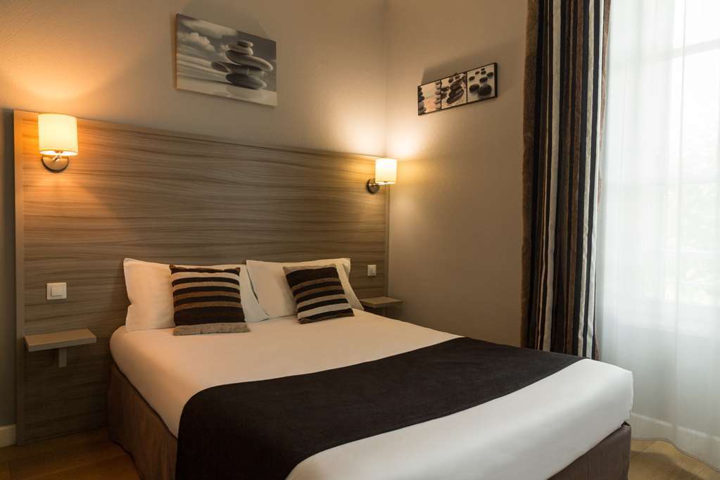 Hotel Henri IV Coutras Room photo